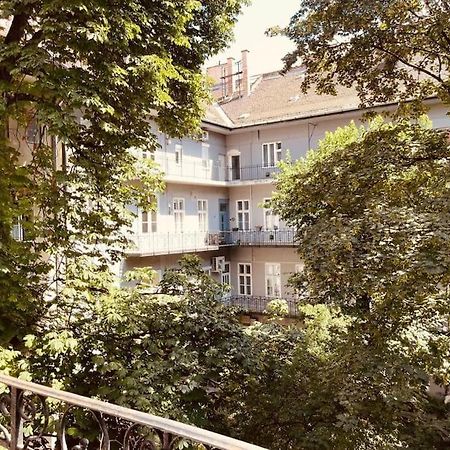 בודפשט Chestnut Home - A Charming And Warm Feel Place מראה חיצוני תמונה