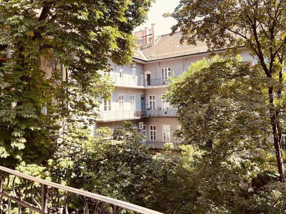 בודפשט Chestnut Home - A Charming And Warm Feel Place מראה חיצוני תמונה